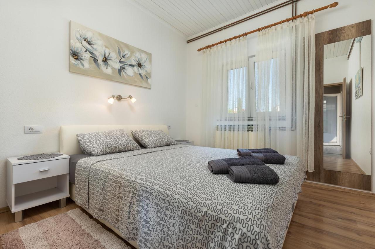 Apartments Elita Rovinj Bagian luar foto